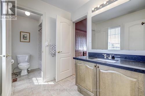 20 Wolf Trail Cres, Richmond Hill, ON - Indoor Photo Showing Bathroom