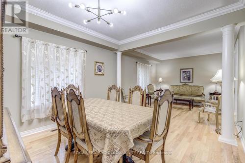 20 Wolf Trail Cres, Richmond Hill, ON - Indoor Photo Showing Dining Room