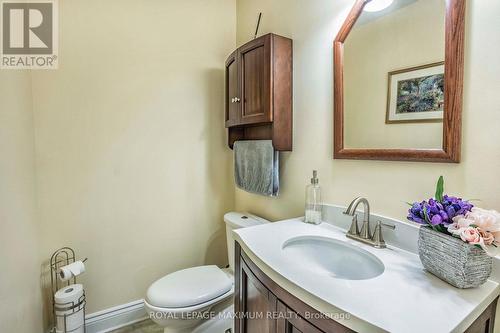 4372 Train Street, New Tecumseth, ON - Indoor Photo Showing Bathroom