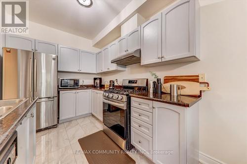 69 Clearfield Drive, Brampton, ON - Indoor Photo Showing Kitchen