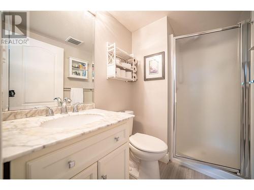204 Kalamalka Lake Road Unit# 206, Vernon, BC - Indoor Photo Showing Bathroom