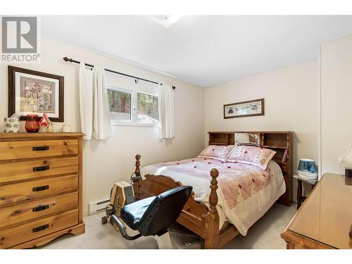 9983 Okanagan Centre Road W, Lake Country, BC - Indoor Photo Showing Bedroom