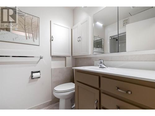 9983 Okanagan Centre Road W, Lake Country, BC - Indoor Photo Showing Bathroom