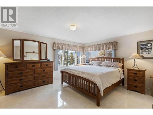 9983 Okanagan Centre Road W, Lake Country, BC - Indoor Photo Showing Bedroom