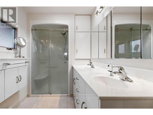 9983 Okanagan Centre Road W, Lake Country, BC - Indoor Photo Showing Bathroom