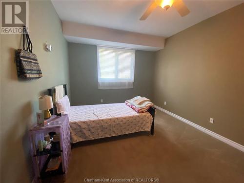 15 Oakgrove Lane, Chatham, ON - Indoor Photo Showing Bedroom