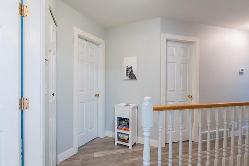 1424 Emerald Crescent, Castlegar, BC - Indoor Photo Showing Other Room