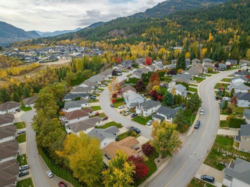1424 Emerald Crescent, Castlegar, BC - Outdoor With View