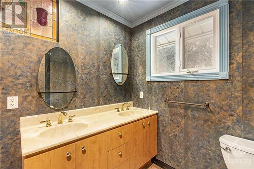 49 Delong Drive, Ottawa, ON - Indoor Photo Showing Bathroom