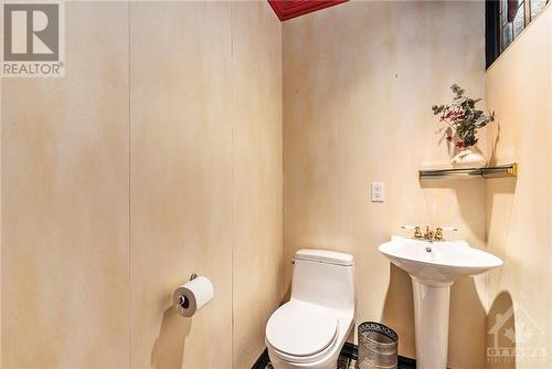 49 Delong Drive, Ottawa, ON - Indoor Photo Showing Bathroom