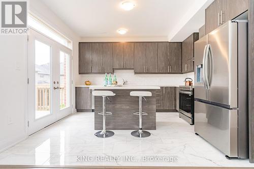 184 Franklin Trail, Barrie, ON - Indoor Photo Showing Kitchen