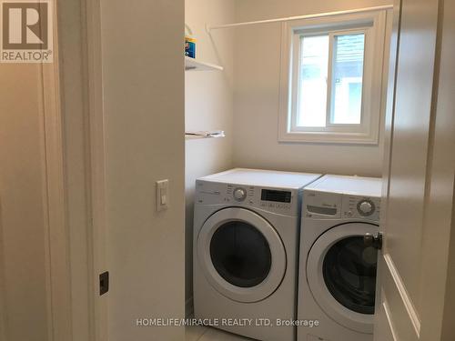 6739 Sam Lorfida Drive, Niagara Falls, ON - Indoor Photo Showing Laundry Room