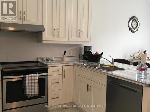 6739 Sam Lorfida Drive, Niagara Falls, ON - Indoor Photo Showing Kitchen With Double Sink