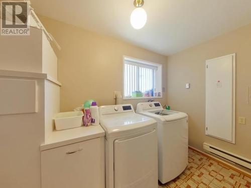 3411 Cariboo Ave, Powell River, BC - Indoor Photo Showing Laundry Room