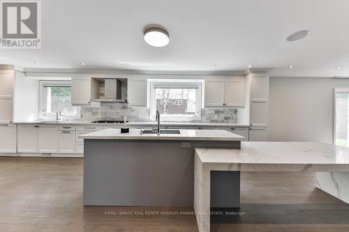 2068 Mississauga Road, Mississauga, ON - Indoor Photo Showing Kitchen