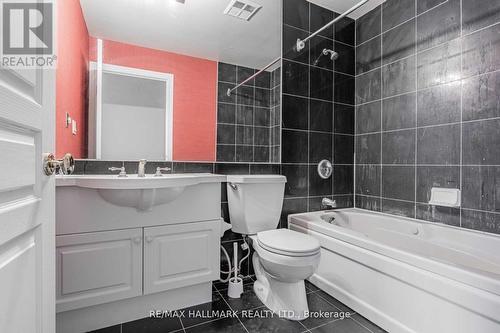 510 - 102 Bloor Street W, Toronto, ON - Indoor Photo Showing Bathroom