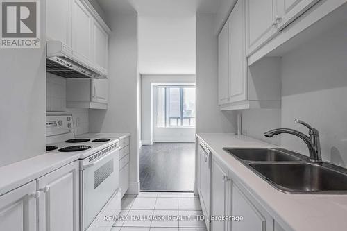 510 - 102 Bloor Street W, Toronto, ON - Indoor Photo Showing Kitchen With Double Sink