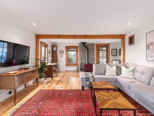 Family room - 101 Ch. Soles, Lac-Brome, QC - Indoor Photo Showing Living Room