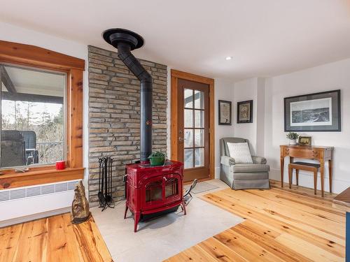 Family room - 101 Ch. Soles, Lac-Brome, QC - Indoor