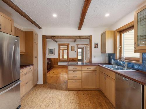 Cuisine - 101 Ch. Soles, Lac-Brome, QC - Indoor Photo Showing Kitchen With Double Sink