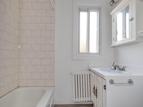 Bathroom - 3965  - 3967 Av. Lacombe, Montréal (Côte-Des-Neiges/Notre-Dame-De-Grâce), QC - Indoor Photo Showing Bathroom