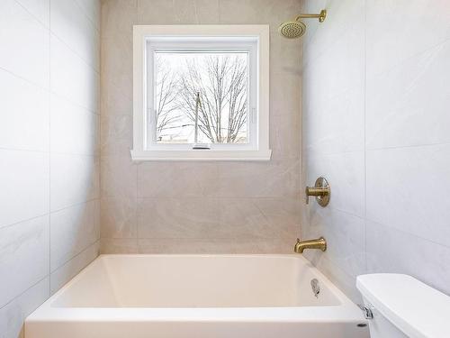 Bathroom - 31 Rue Wilder-Penfield, Kirkland, QC - Indoor Photo Showing Bathroom