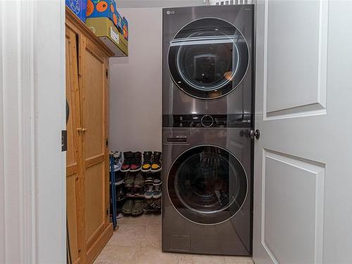 302-755 Goldstream Ave, Langford, BC - Indoor Photo Showing Laundry Room