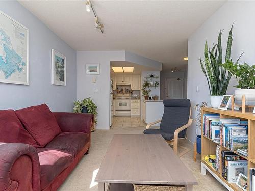 406-930 Yates St, Victoria, BC - Indoor Photo Showing Other Room