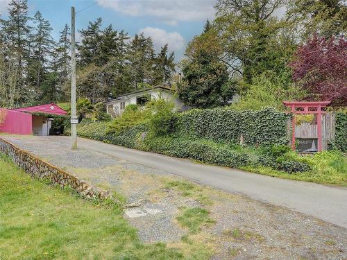 2542 Selwyn Rd, Langford, BC - Outdoor