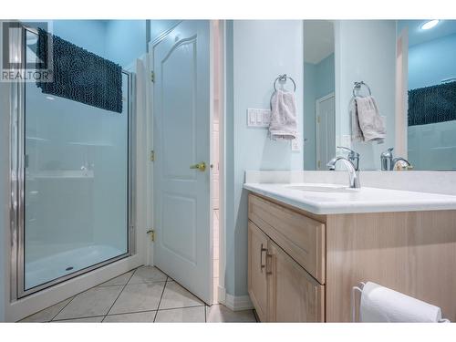 10505 Elliott Street Unit# 2, Summerland, BC - Indoor Photo Showing Bathroom