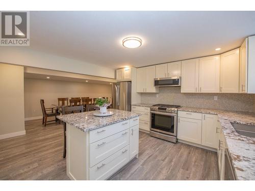7701 Birch Lane, Coldstream, BC - Indoor Photo Showing Kitchen With Upgraded Kitchen