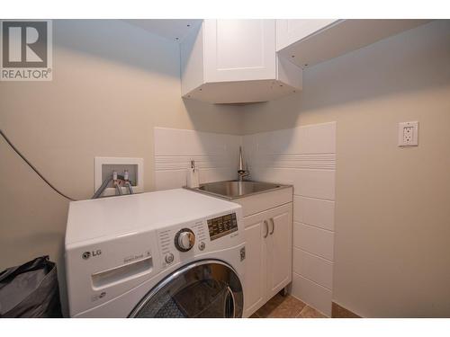 7701 Birch Lane, Coldstream, BC - Indoor Photo Showing Laundry Room