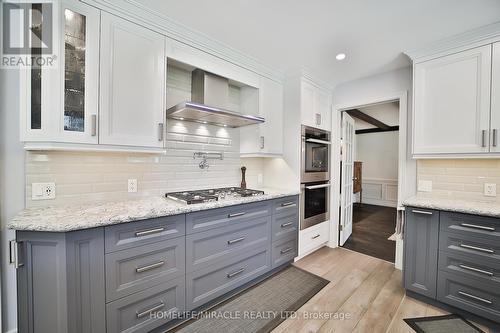 17 Ridgehill Drive, Brampton, ON - Indoor Photo Showing Kitchen With Upgraded Kitchen