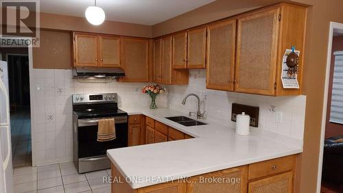 322 Goldhawk Trail, Toronto, ON - Indoor Photo Showing Kitchen With Double Sink