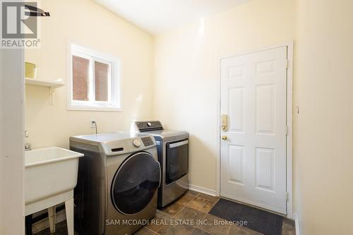 1486 Emerson Lane, Mississauga, ON - Indoor Photo Showing Laundry Room