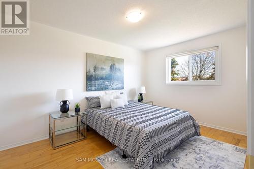 1486 Emerson Lane, Mississauga, ON - Indoor Photo Showing Bedroom