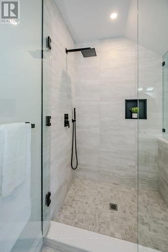 554 Clark Avenue, Burlington, ON - Indoor Photo Showing Bathroom