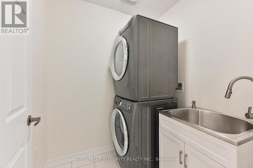18 Delft Drive, Markham, ON - Indoor Photo Showing Laundry Room