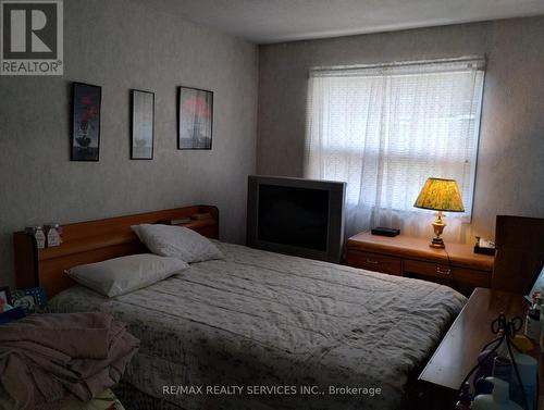 6 Greene Drive, Brampton, ON - Indoor Photo Showing Bedroom