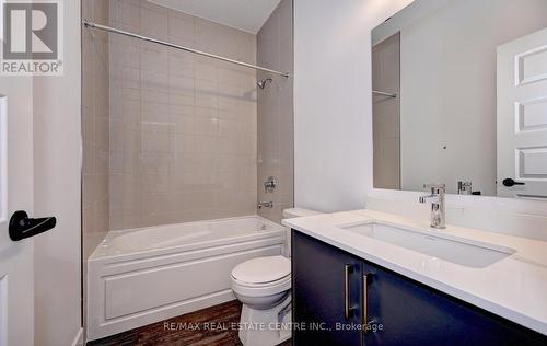 18 - 99 Roger Street, Waterloo, ON - Indoor Photo Showing Bathroom