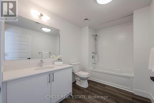 607 - 103 Roger Street, Waterloo, ON - Indoor Photo Showing Bathroom