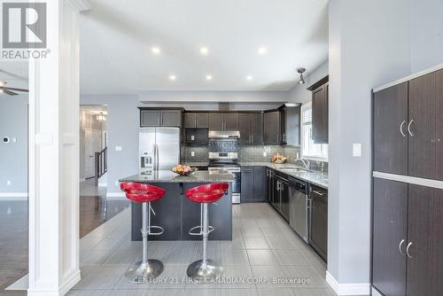 1215 Gough Road, London, ON - Indoor Photo Showing Kitchen With Upgraded Kitchen