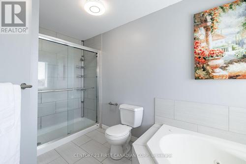 1215 Gough Road, London, ON - Indoor Photo Showing Bathroom