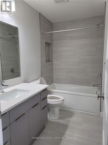 93 - 3380 Singleton Avenue, London, ON - Indoor Photo Showing Bathroom