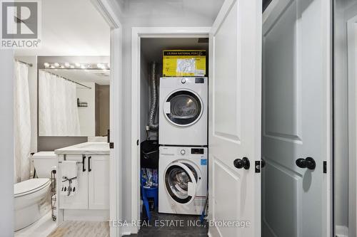 3005 - 4968 Yonge Street, Toronto, ON - Indoor Photo Showing Laundry Room