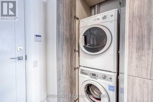 3007 - 50 Charles Street E, Toronto, ON - Indoor Photo Showing Laundry Room