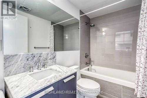 3007 - 50 Charles Street E, Toronto, ON - Indoor Photo Showing Bathroom