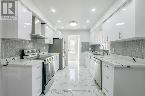 50 Budworth Drive, Toronto, ON - Indoor Photo Showing Kitchen With Upgraded Kitchen