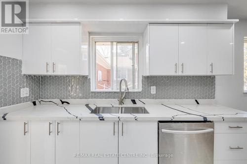 50 Budworth Drive, Toronto, ON - Indoor Photo Showing Kitchen