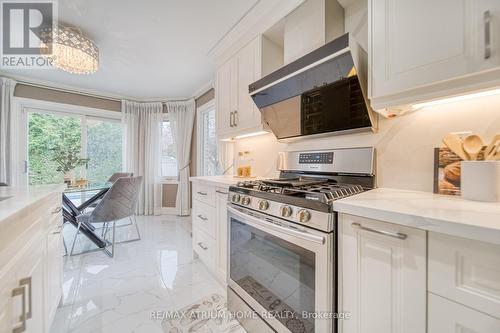 5261 Charnwood Crescent, Mississauga, ON - Indoor Photo Showing Kitchen